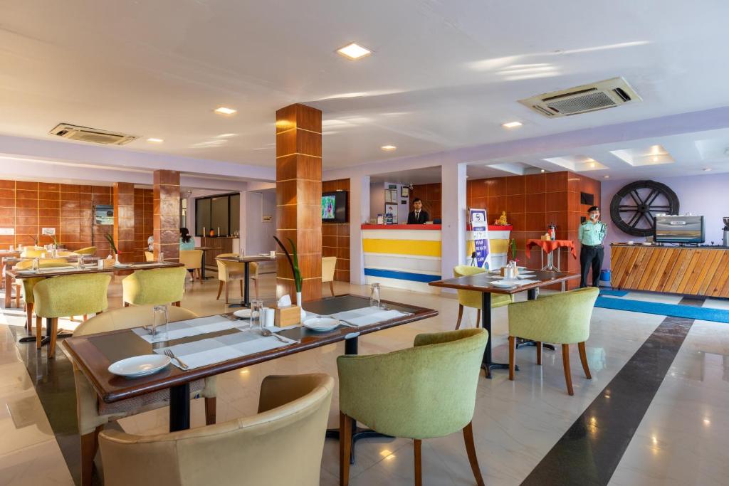 Bazén v ubytování Siddhartha Cottage Butwal nebo v jeho okolí