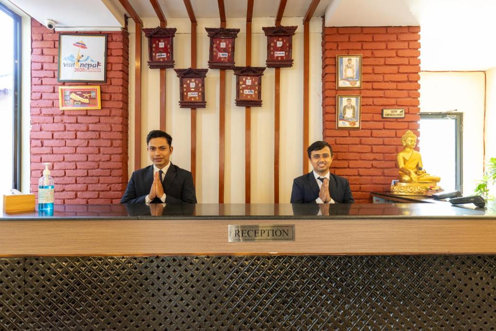 Členové personálu v ubytování Siddhartha Cottage Butwal