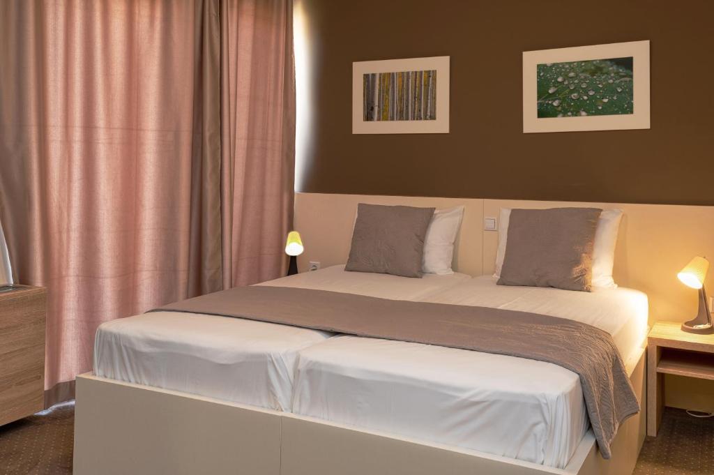 Hotel Argentum - Habitación Doble O Gemela Con Cama Extra