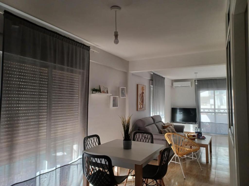 Las Palmeras - Two-Bedroom Apartment