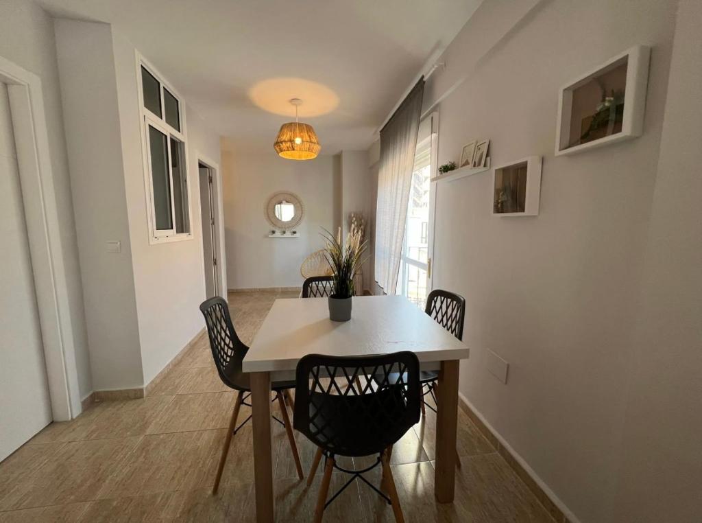Las Palmeras - Two-Bedroom Apartment