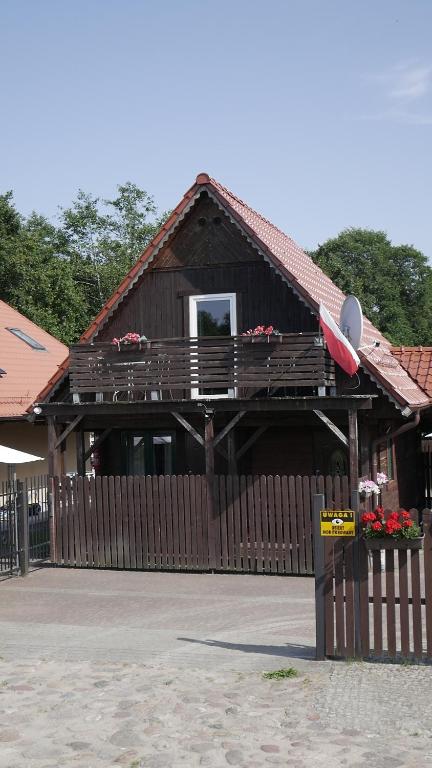 Budova, v ktorej sa dovolenkový dom nachádza