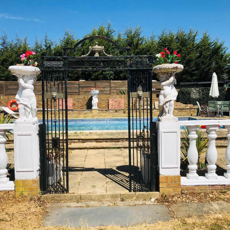 Tudor house double Room, Goffs Oak (updated prices 2024)