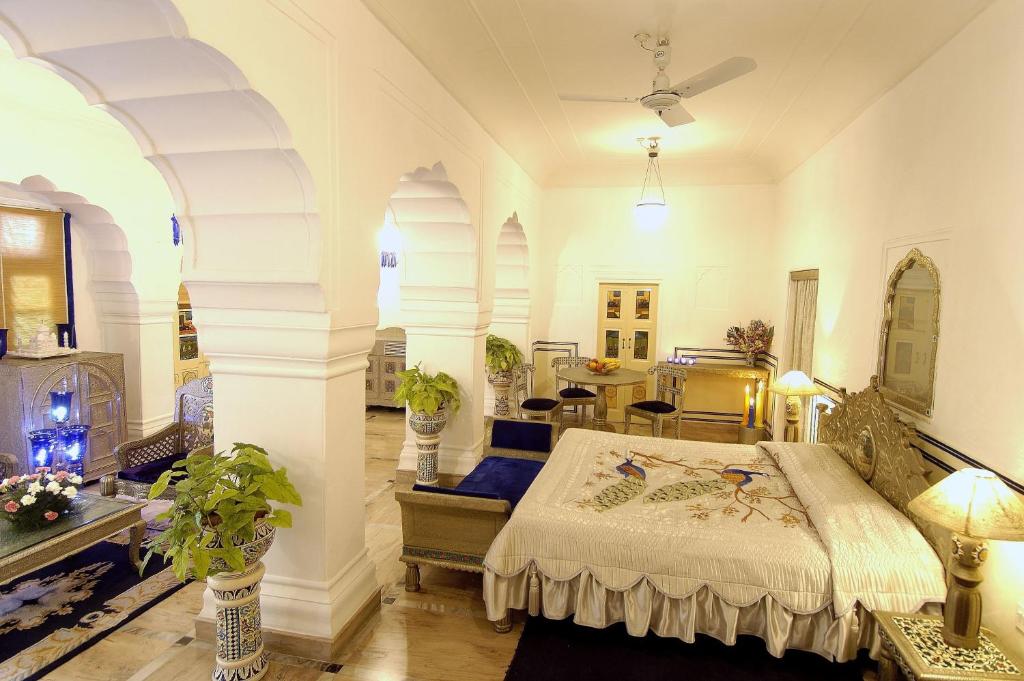 Letto o letti in una camera di The Raj Palace (Small Luxury Hotels of the World)