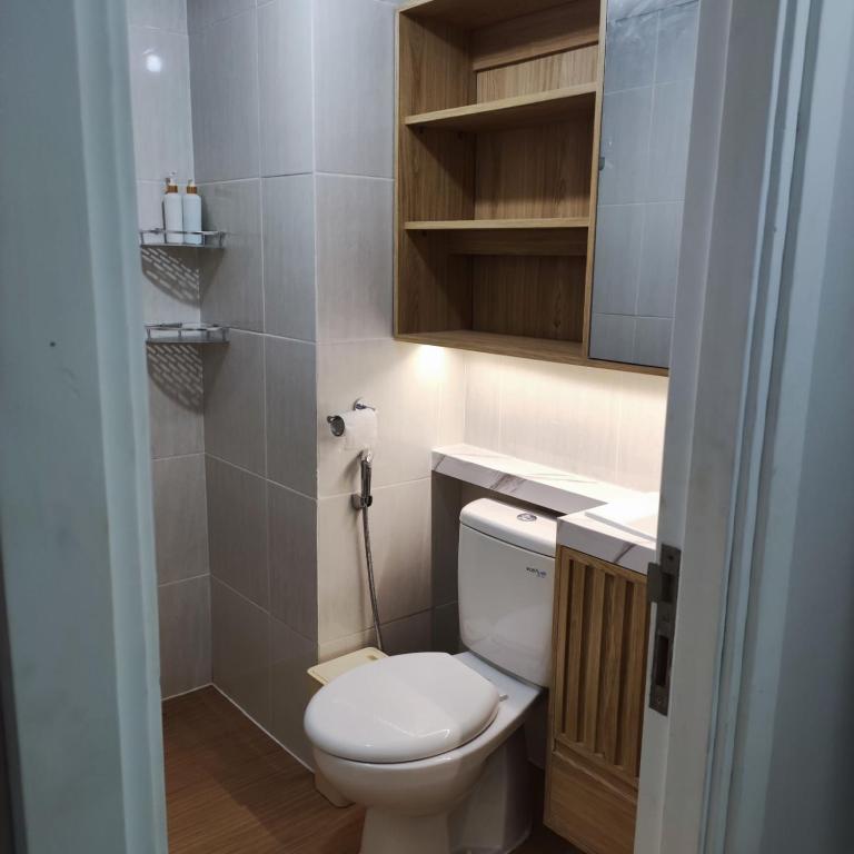 Koupelna v ubytování Apartemen Strategis Yogyakarta