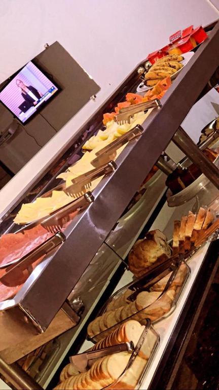 Comida en o cerca de este hotel