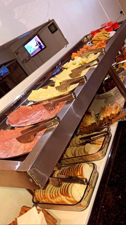 Comida en o cerca de este hotel
