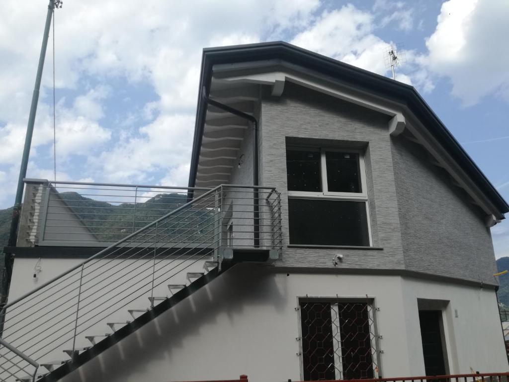 Budova, kde se prázdninový dům nachází