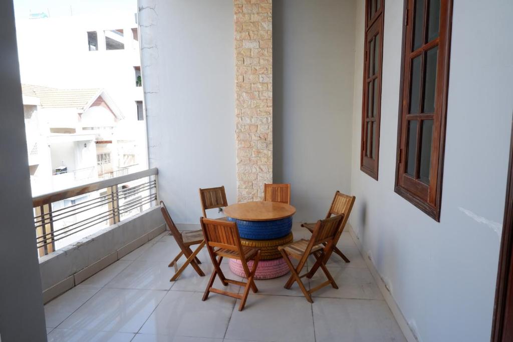 Winter Spring Homestay Center - Family Room With Balcony