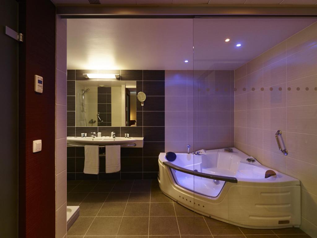 Koupelna v ubytování Hotel Europe