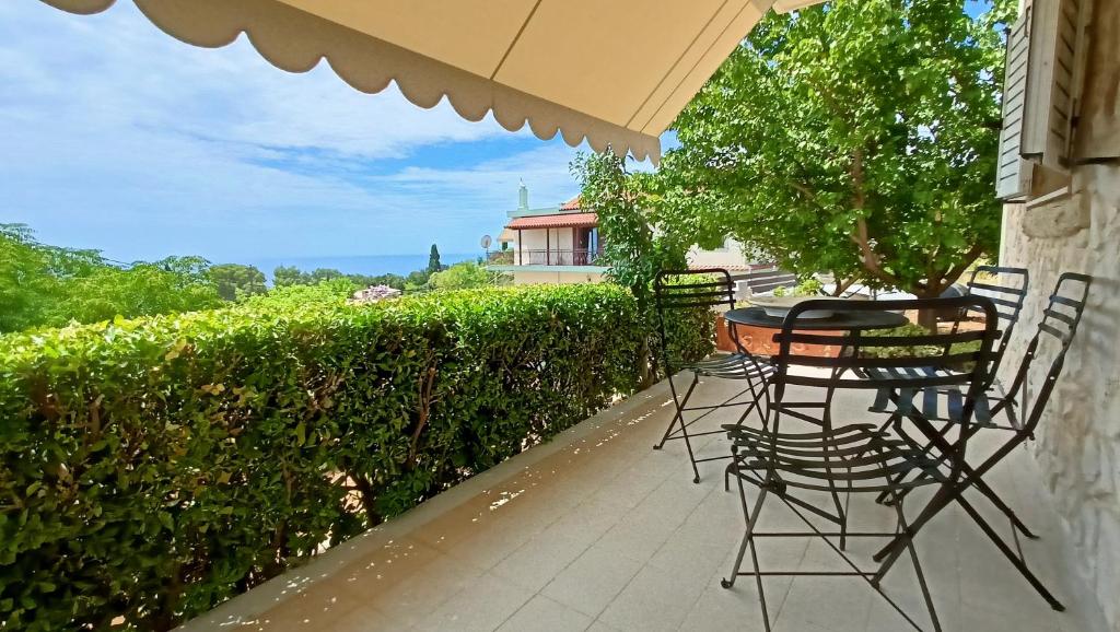 Balkon lub taras w obiekcie Moriana Stone Villa, panoramic view and garden