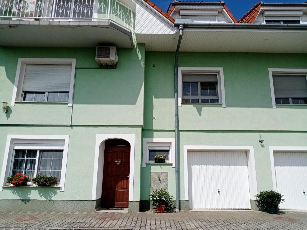 Budova, v ktorej sa apartmán nachádza