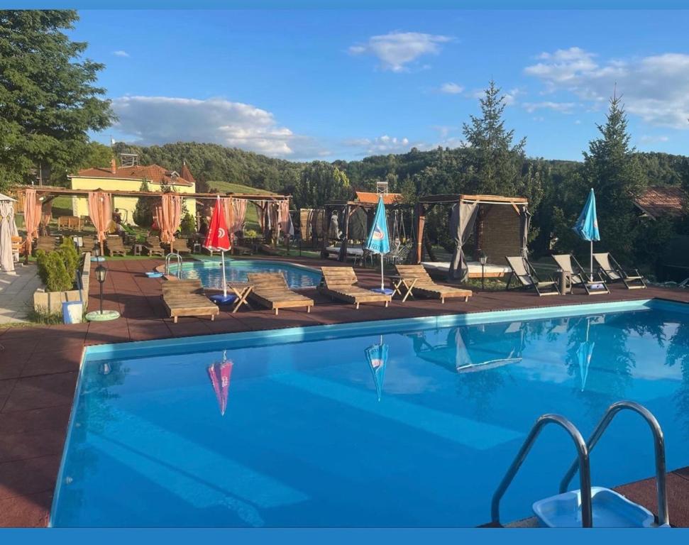 Bazén v ubytování Holiday Home Rodjak sa sela nebo v jeho okolí