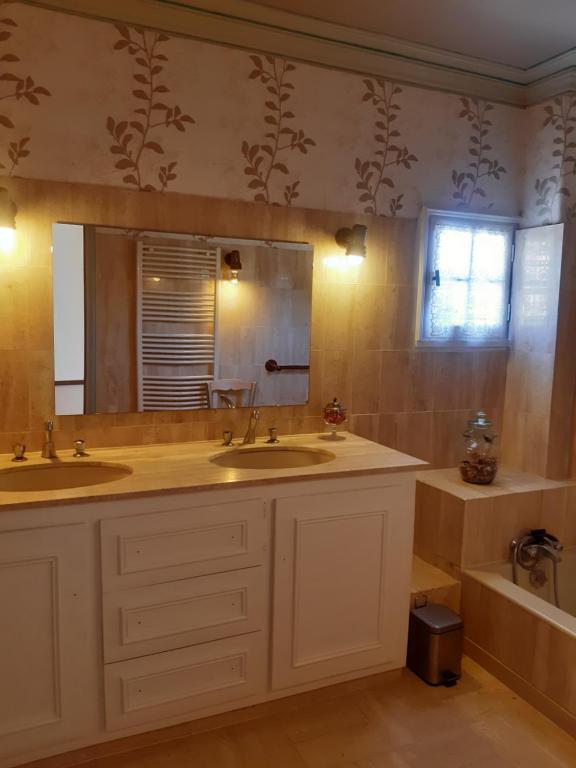 Kúpeľňa v ubytovaní CLOS PAGNY