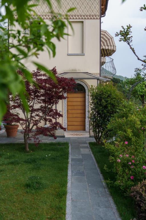 Vonkajšia záhrada v ubytovaní La Casetta Varenna