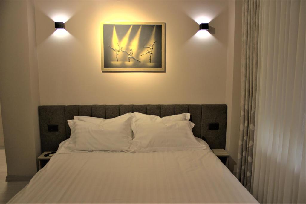 Bliri Executive Suite - Image 9