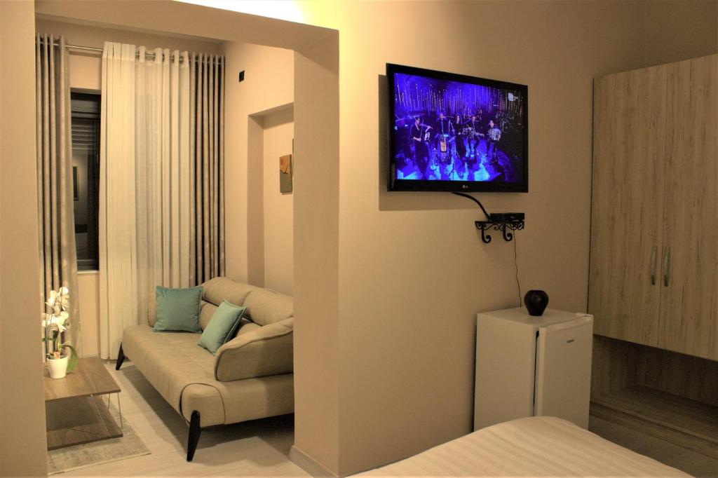 Bliri Executive Suite - Image 5