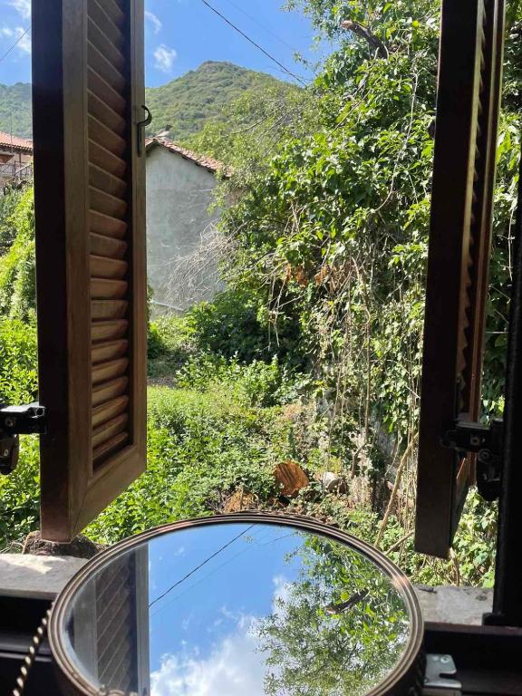Nespecifikovaný výhled na hory nebo výhled na hory při pohledu z apartmánu