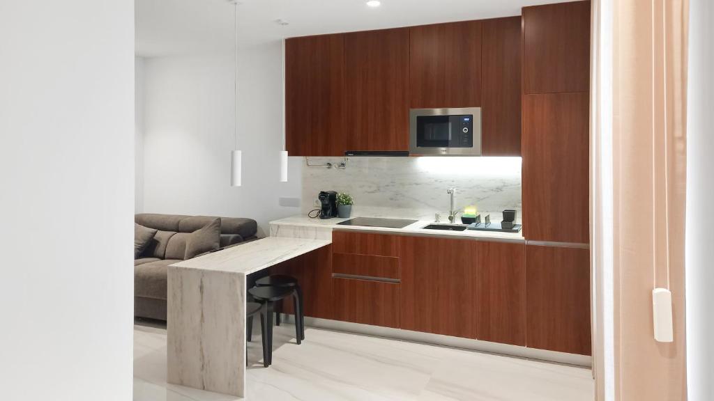 Seven Seas Apartments - 4