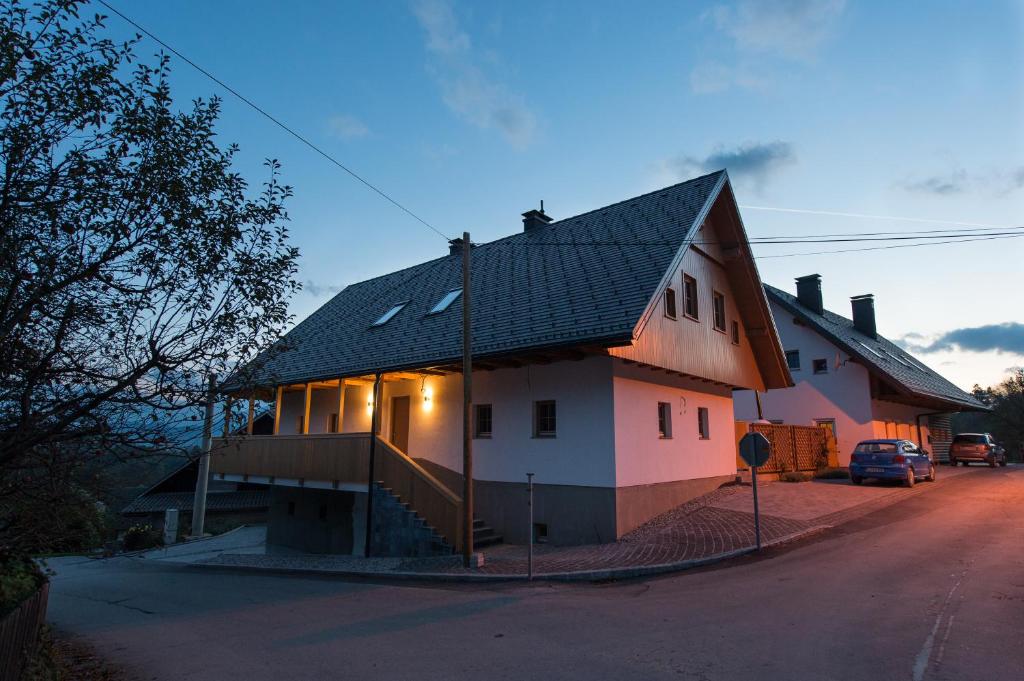 Budova, kde se prázdninový dům nachází