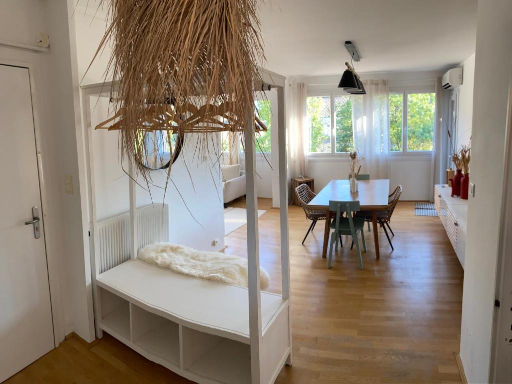 Appartement lumineux et traversant sans vis-à-vis (Frankreich Les