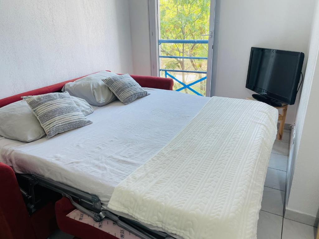 Zdjęcie z galerii obiektu Appartement climatisé au cœur de Port Fréjus w Fréjus
