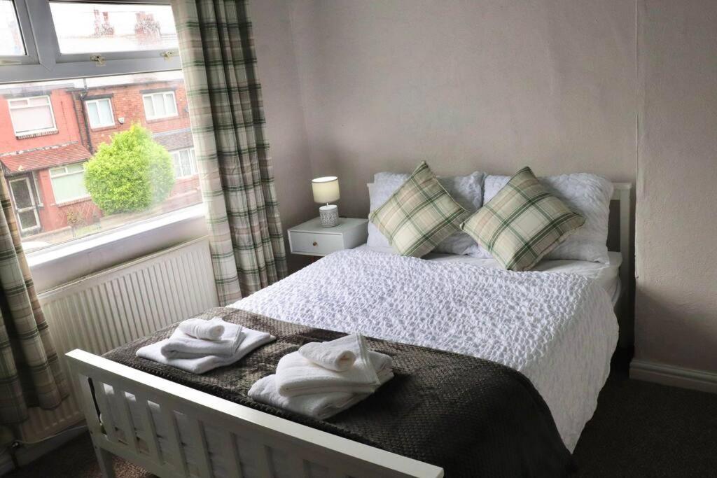 Gallery image of Home Away From Home - 2 Bed FREE Parking & Wifi in Hunslet