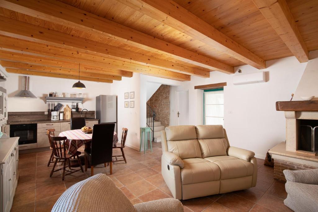 Posedenie v ubytovaní House Eufemia