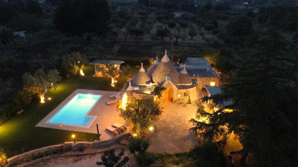 The swimming pool at or close to Trulli Storie di Puglia - Private Pool