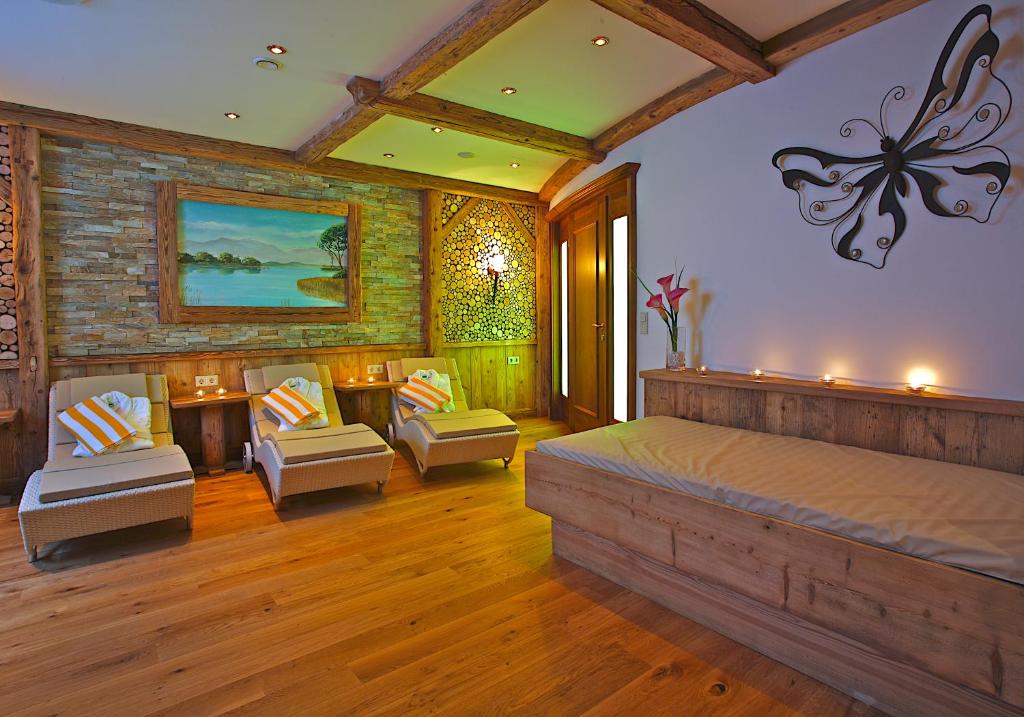 Posezení v ubytování Hotel am Schloßberg