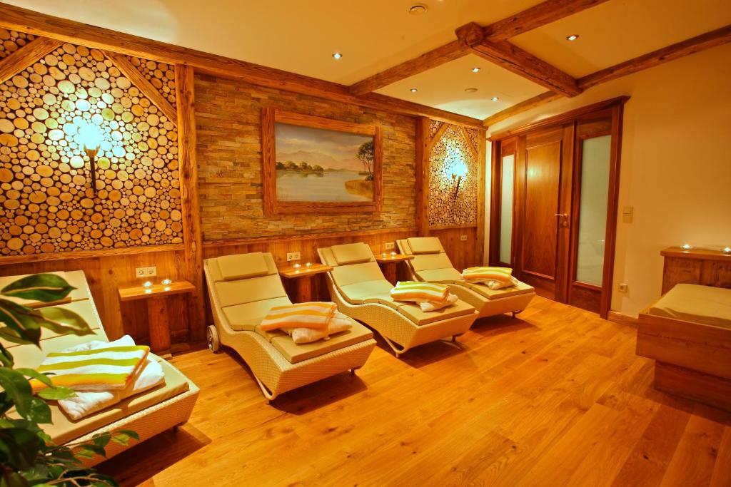 Posezení v ubytování Hotel am Schloßberg