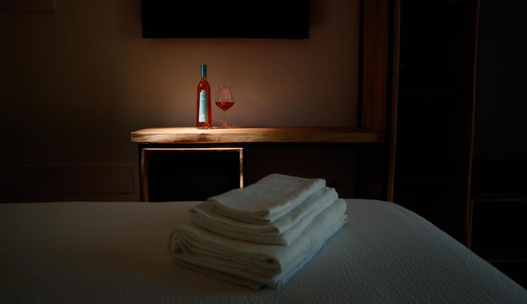Postel nebo postele na pokoji v ubytování Nebbiolo Wine B&B