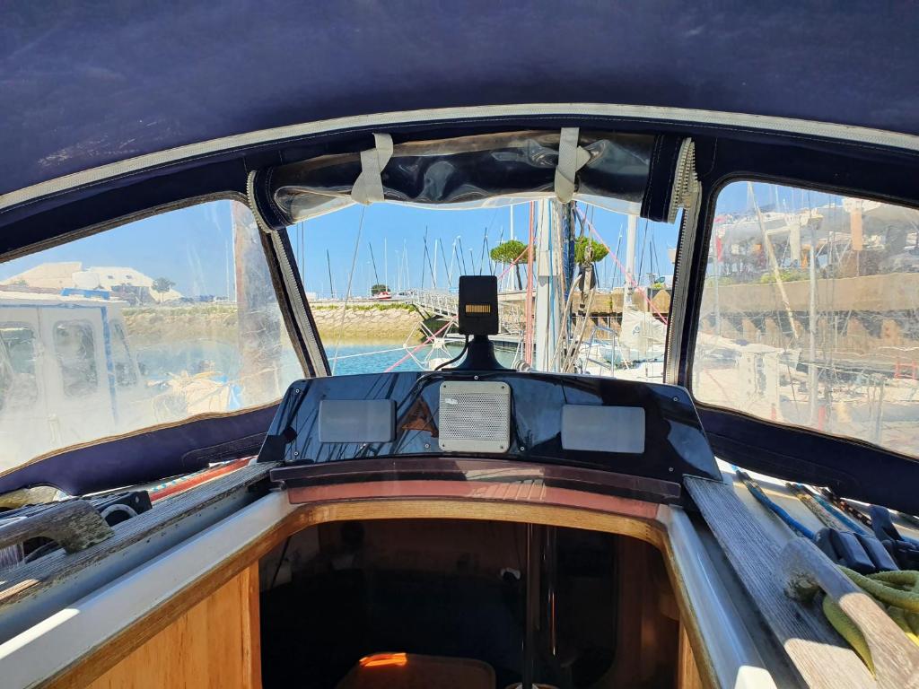 Photo de la galerie de l'établissement Voilier CALYPSO, à La Rochelle