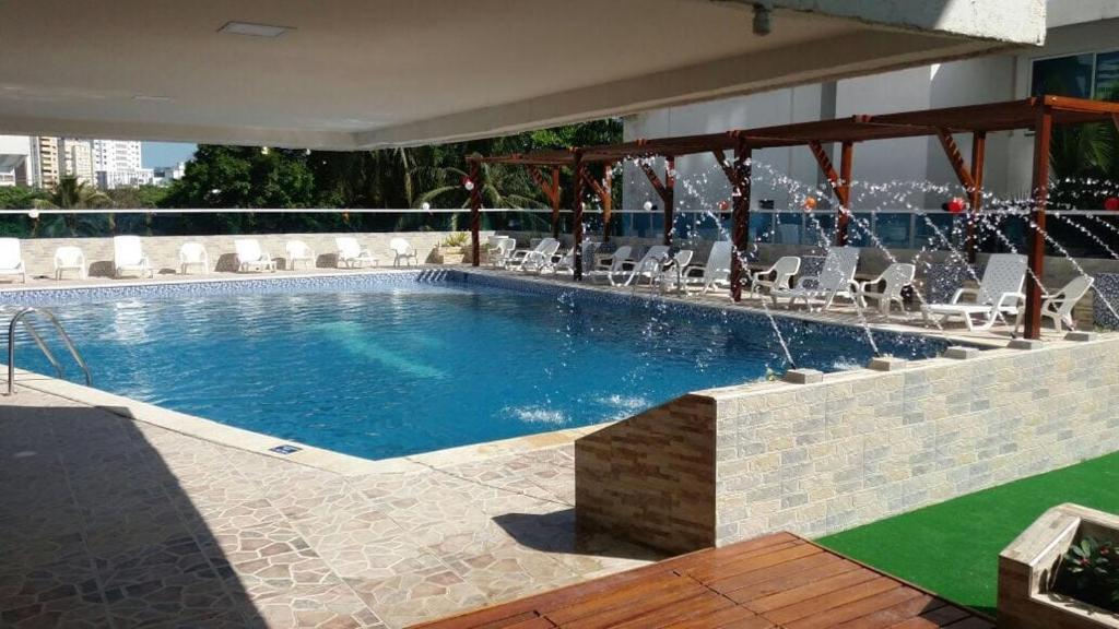 Apartamento en Cartagena Colombiaの敷地内または近くにあるプール