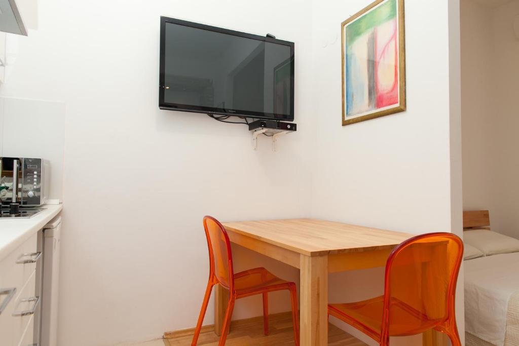 Kuchyňa alebo kuchynka v ubytovaní Apartment Stara vrata