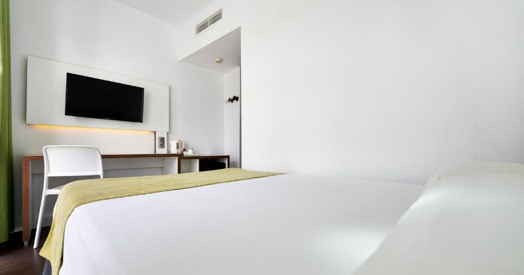 Globales Cala Blanca, Cala Blanca – Updated 2023 Prices