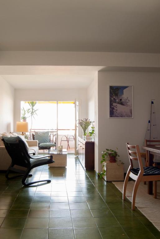 Posezení v ubytování Apartment near the beach and Port Marina of Premia