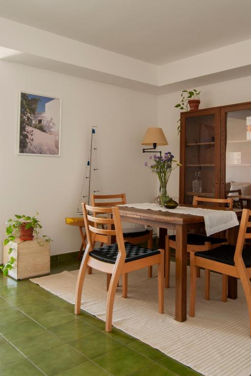 Posezení v ubytování Apartment near the beach and Port Marina of Premia
