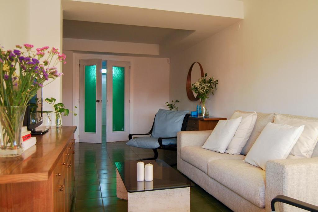 Posezení v ubytování Apartment near the beach and Port Marina of Premia