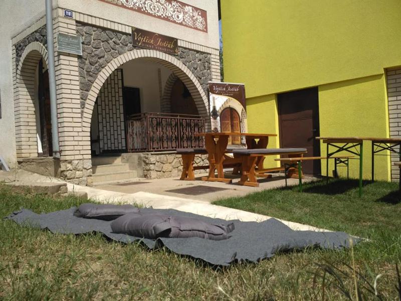 Fotografie z fotogalerie ubytování Vojtěch Jestřáb - rodinné vinařství v destinaci Mutěnice
