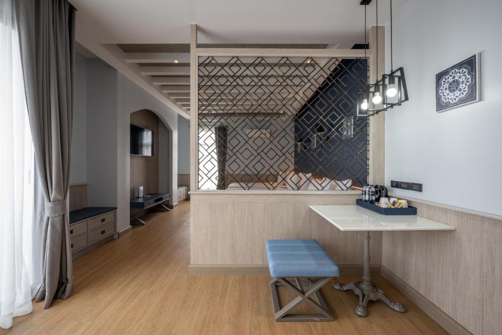 Seabed Grand Hotel Phuket - SHA Extra Plus - Resim 36