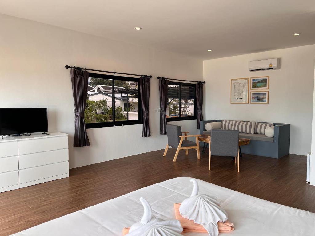 TV a/nebo společenská místnost v ubytování Pearl of Samui Resort