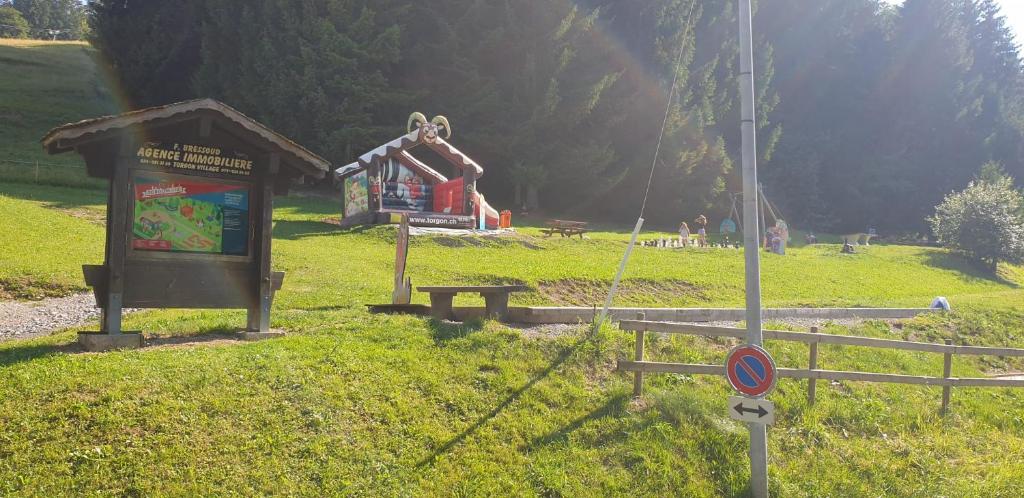 Herní místnost nebo prostor pro děti v ubytování Résidence « Les Crêtes »