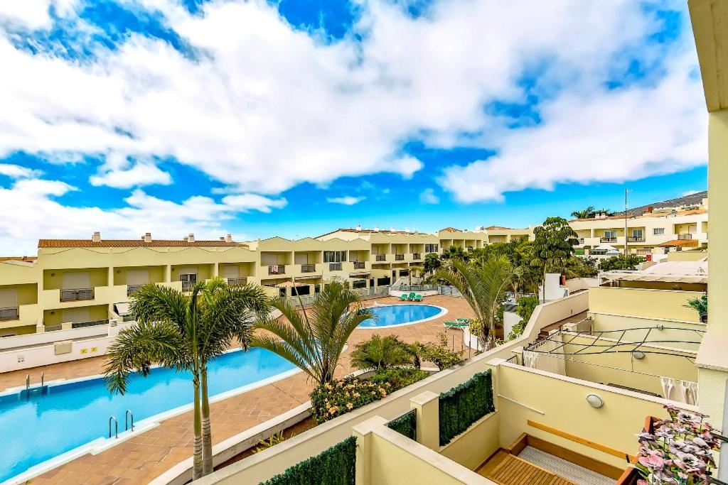 Bazén v ubytování Tenerifeopenhome Townhouse Oasis Fañabe 21 nebo v jeho okolí