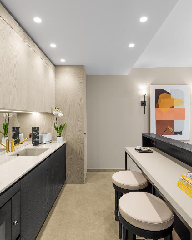 Black Door - Resim 33