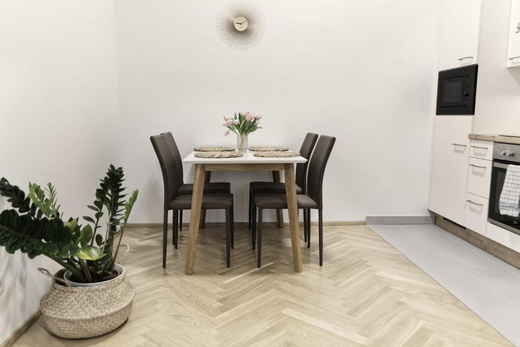 AAA All About Apartments - 13