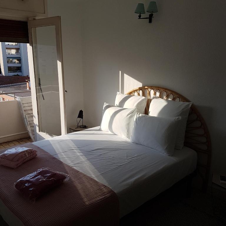 Fotografia z galérie ubytovania Saint-Raphaël : Appartement cosy à 10 minutes de la plage v destinácii Saint-Raphaël