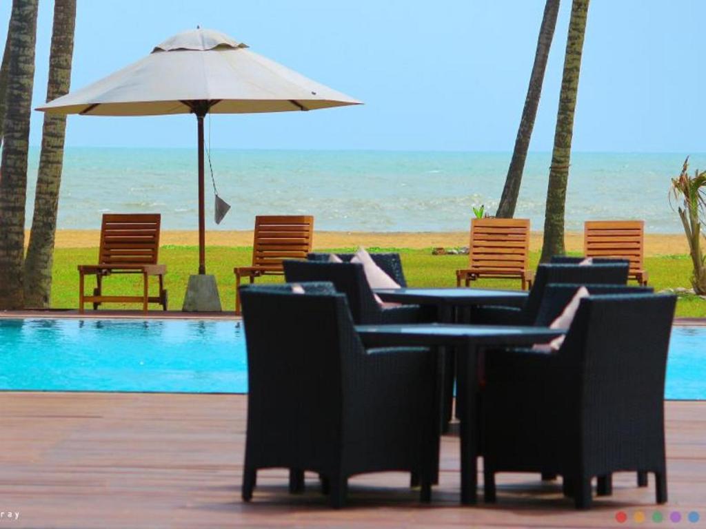 Bazén v ubytování Suriya Resort nebo v jeho okolí