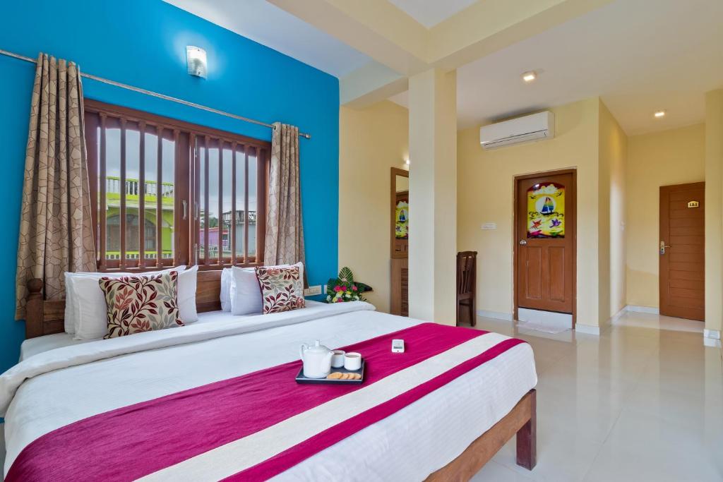 Larios Beach Holidays - Deluxe Double Room With Side Sea View