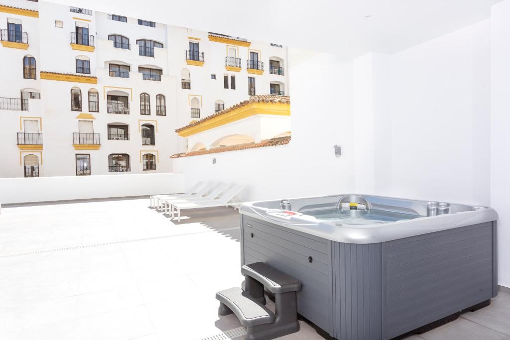 B51 Executive Flats Marbella - 市景豪华三卧室公寓 - 带热水浴缸
